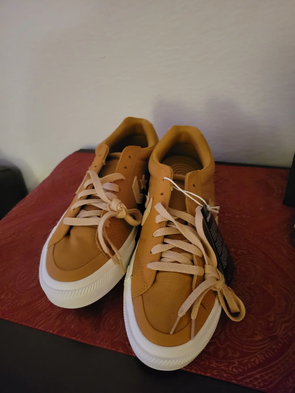 NWT Converse Men's All-Star Low-Top Sneakers in Honey Stick - Size 7.5